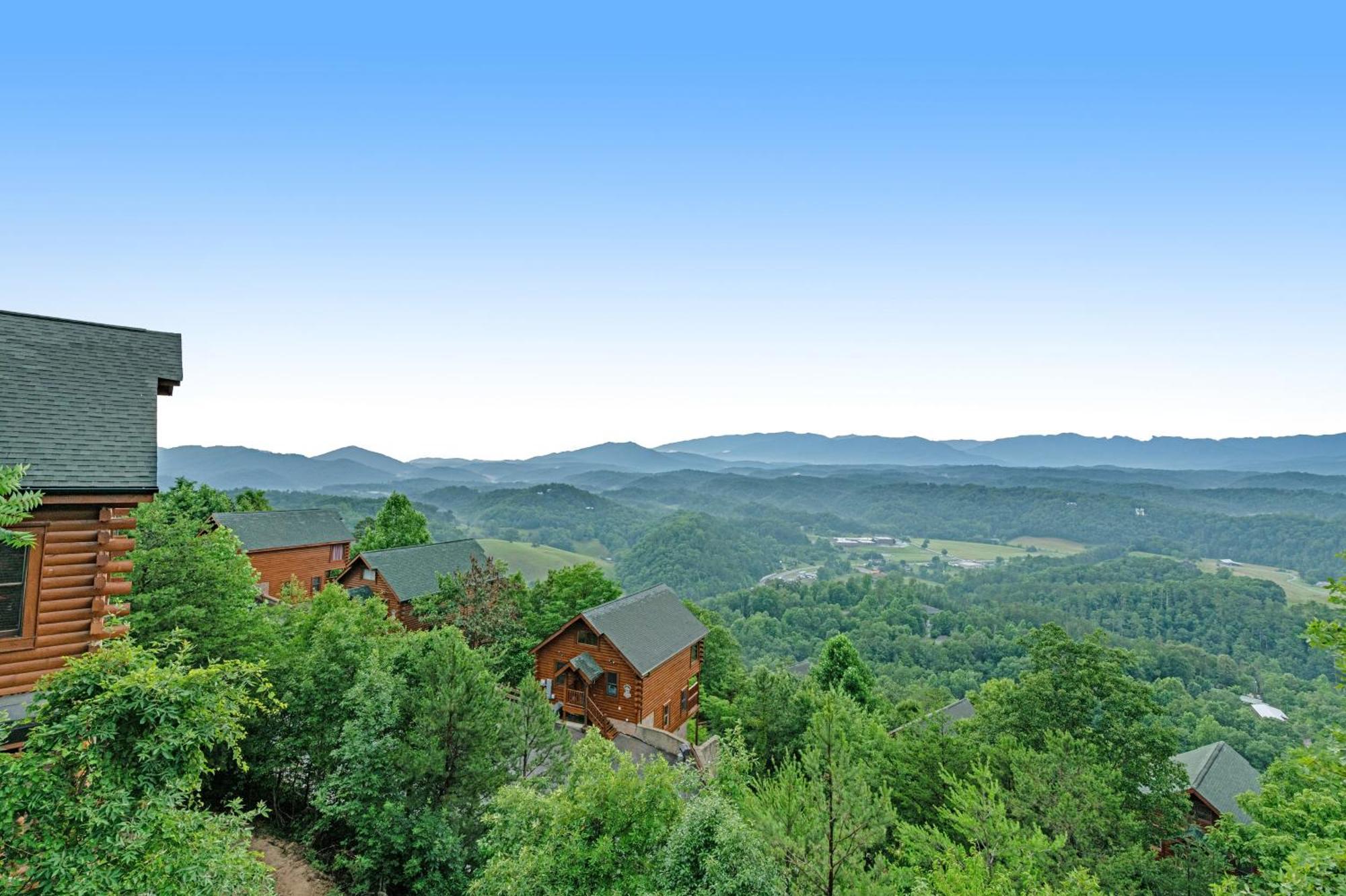 Hillbilly Highrise Villa Pigeon Forge Exterior photo